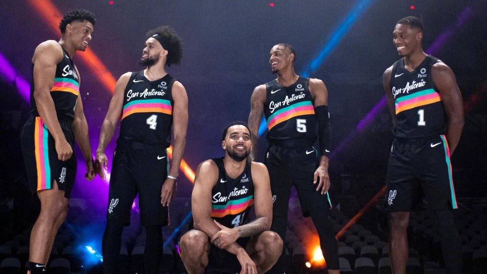 佩德里：还有2场欧冠联赛要尽可能多拿分；我们都很爱阿劳霍（佩德里：欧冠剩余两战尽力多拿分；大家都很爱阿劳霍）