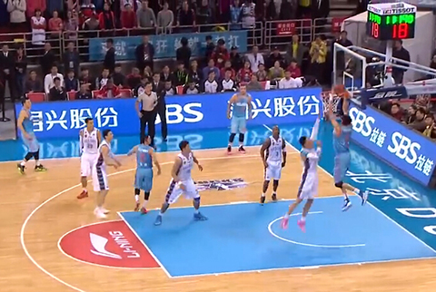 弗拉霍维奇晒龙珠悟空恢复照：手术很顺利，感谢大家（弗拉霍维奇用龙珠悟空照报平安：手术成功，感谢大家）