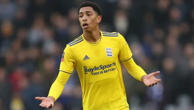 杜震宇祝贺邵佳一：带队走出低谷，球迷要支持我们的本土教练（杜震宇向邵佳一致贺：带队走出低迷，呼吁球迷力挺本土教练）