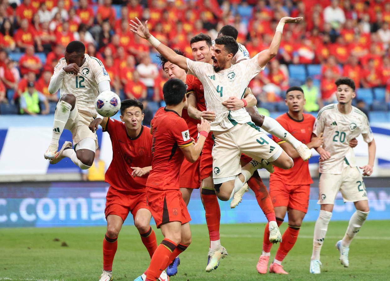 纽卡斯尔喷气机vs墨尔本城首发：卡普托领衔！巴多拉、金森健志在列（纽卡斯尔喷气机战墨尔本城首发出炉：卡普托领衔，巴多拉、金森健志入选）