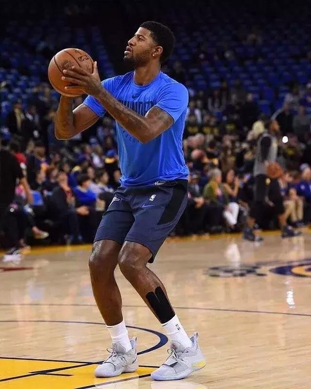 范戴克：外界的噪声不会改变什么，一切最终要靠在赛场上回应（范戴克：不被外界喧嚣左右，最终用比赛说话）