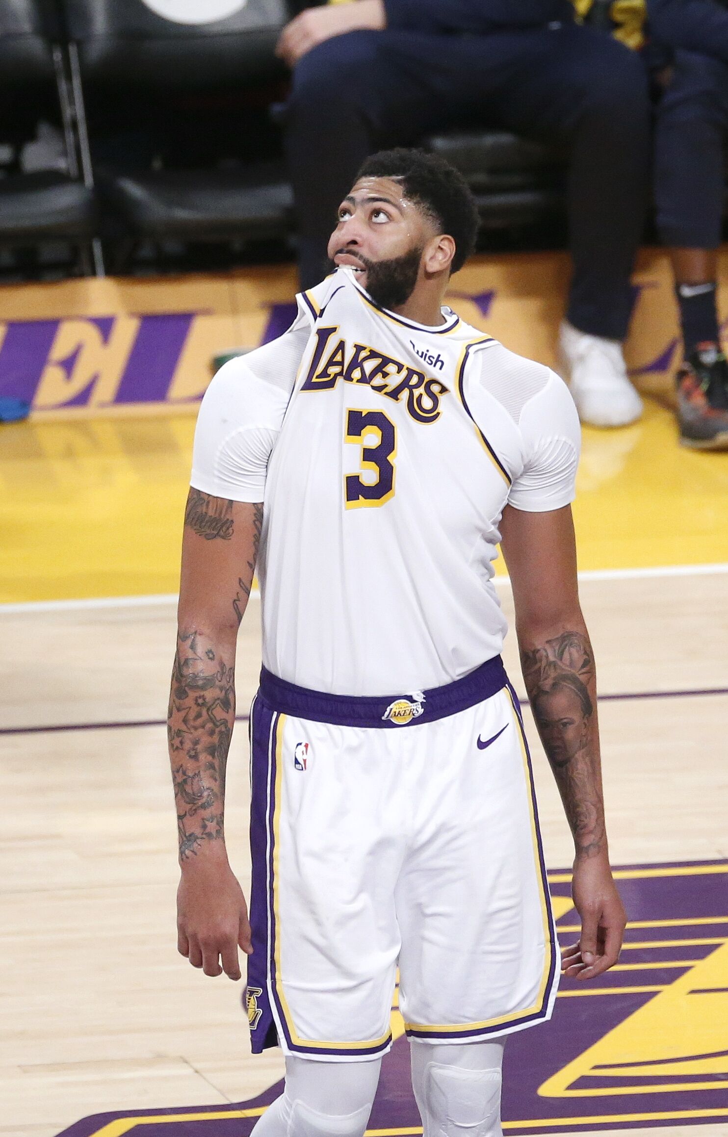 友谊赛战报：弗里曼双响本坦库尔染红，美国5-1十人乌拉圭（热身赛速递：弗里曼梅开二度，本坦库尔染红，美国5-1大胜十人乌拉圭）