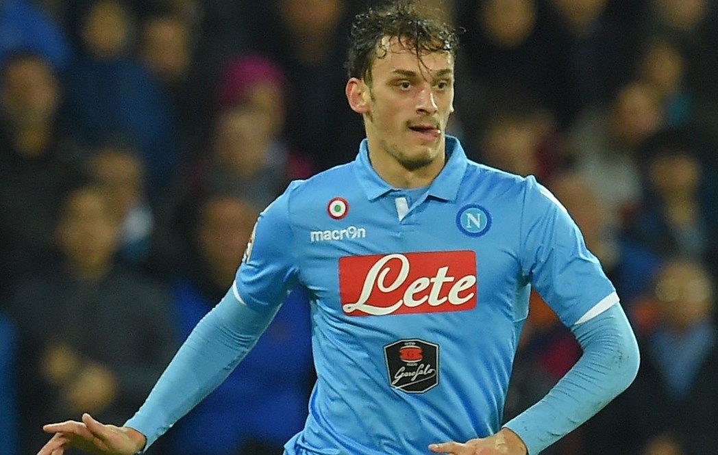 曾引起争议，西安国际足球中心草坪已重新铺设，明年3月达标（争议已成过去：西安国际足球中心草坪完成重铺，预计明年3月达标）