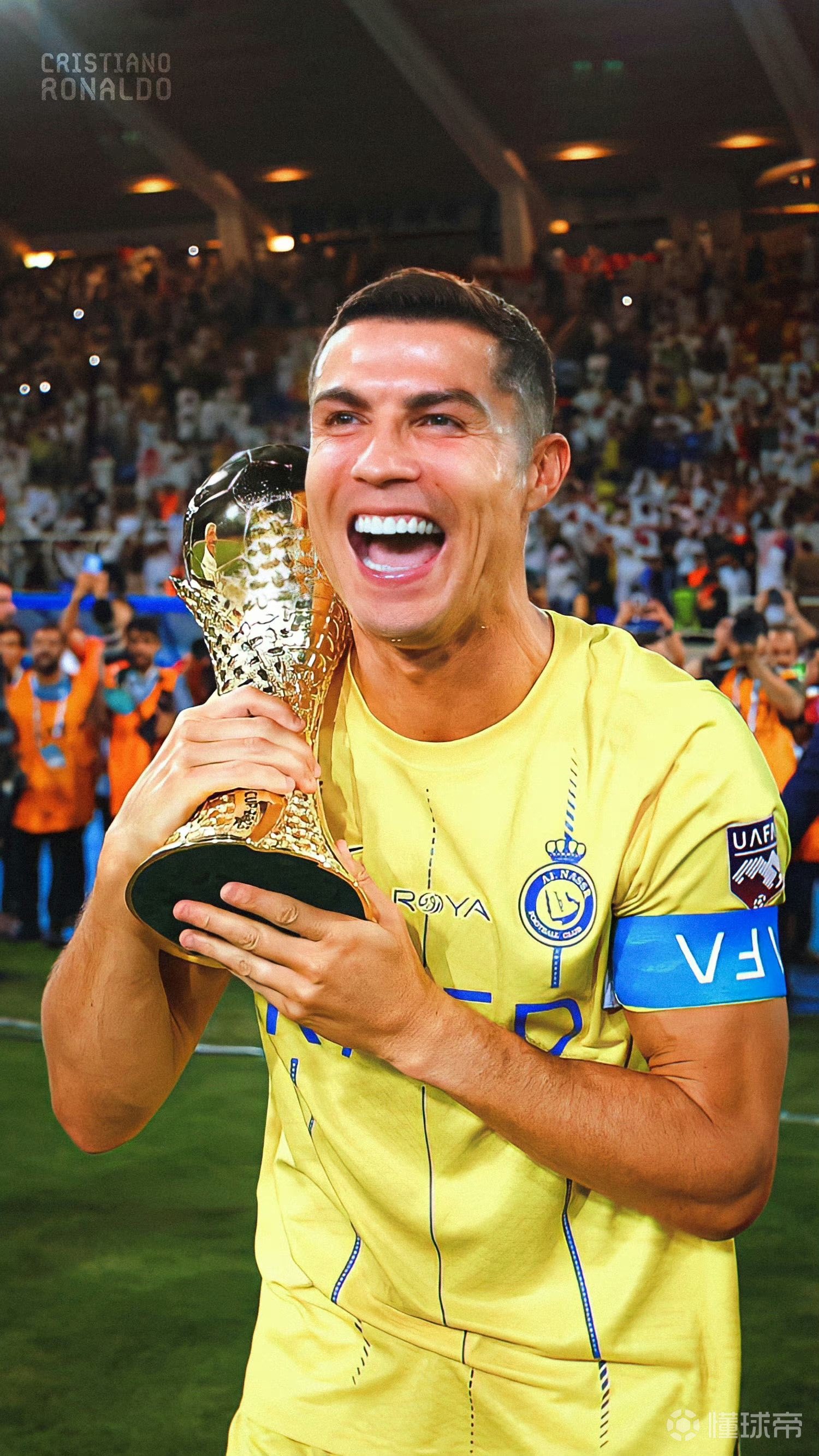 2025新赛季皇马客场球衣 ，满满科技老钱风的感觉（皇马2025赛季客场球衣：科技感与老钱气质拉满）