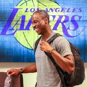 杜克兰特连续得分，全队士气高涨（杜克兰特火力全开，球队士气飙升）